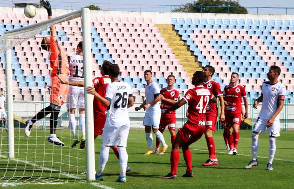 Emoții înainte de Gloria Buzău - FCSB: trei jucători au coronavirus