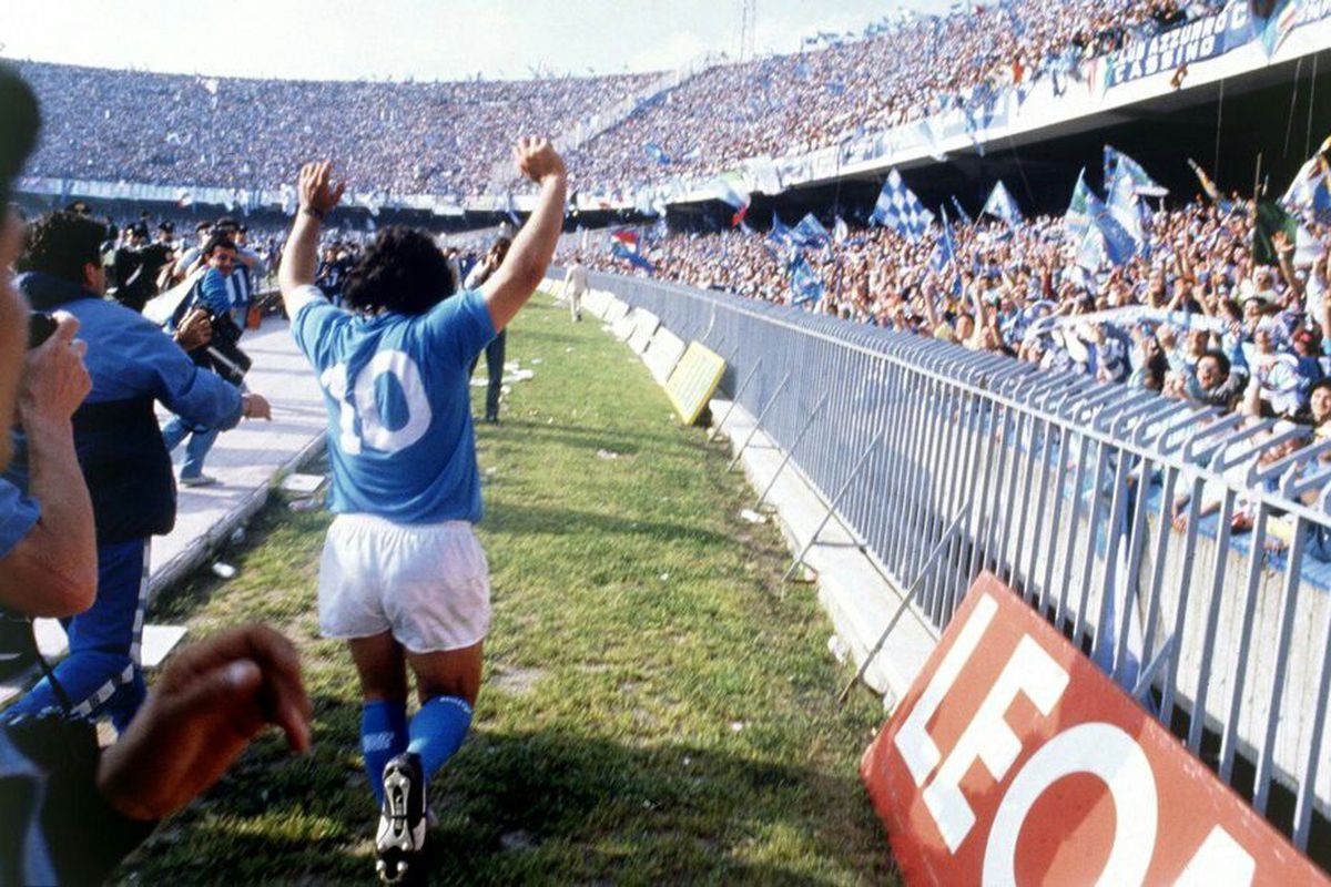 Napoli, decizie istorică după moartea lui Diego Maradona: „Trecem de la numele unui sfânt la numele unui zeu”