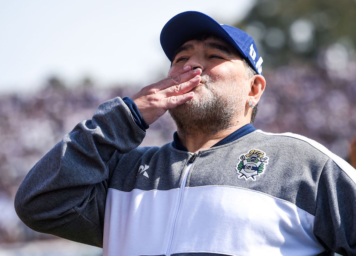 A MURIT MARADONA. Editorial Andrei Niculescu: „Omenirea și-a pierdut «decarul»”