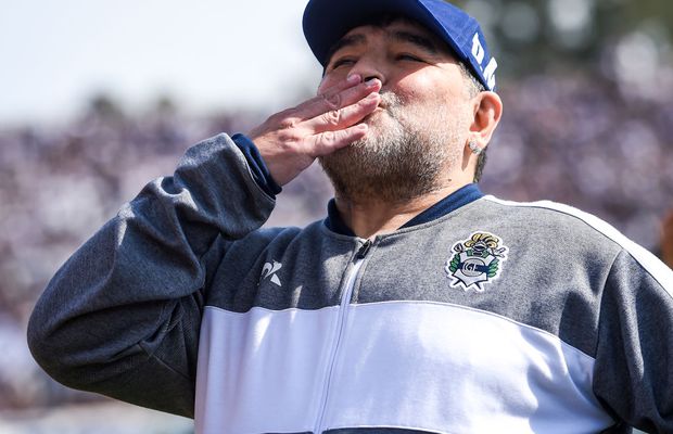 A MURIT MARADONA. Editorial Andrei Niculescu: „Omenirea și-a pierdut «decarul»”