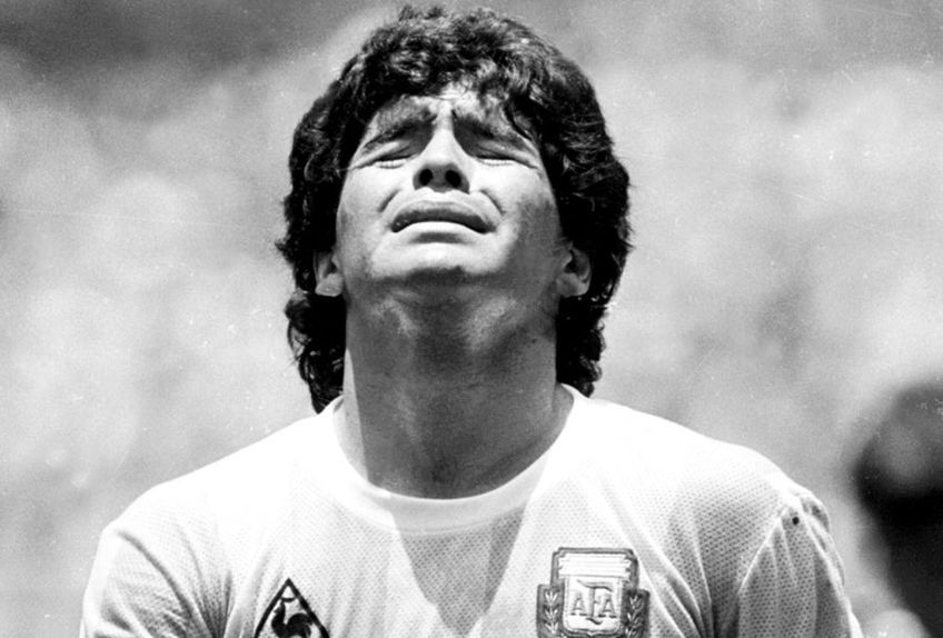 Diego Maradona a murit. Unul dintre cei mai mari fotbaliști din istorie s-a stins din viața astăzi, la 60 de ani.