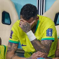 Neymar, în lacrimi pe bancă!