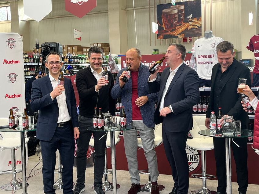 Rapid a lansat astăzi berea „Giuleșteana”, într-un eveniment la care au participat acționarul principal Dan Șucu și președintele Daniel Niculae.