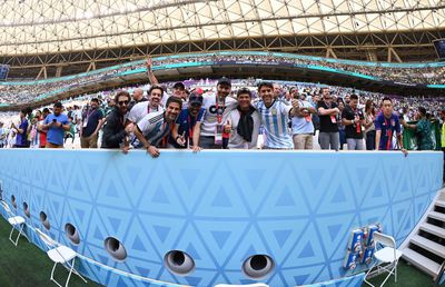 Mondialul lucrurilor inedite » Zece lucruri de la turneul final din Qatar: de la cabinete medicale SF la camere de rugăciune și televizoare la tribuna 1