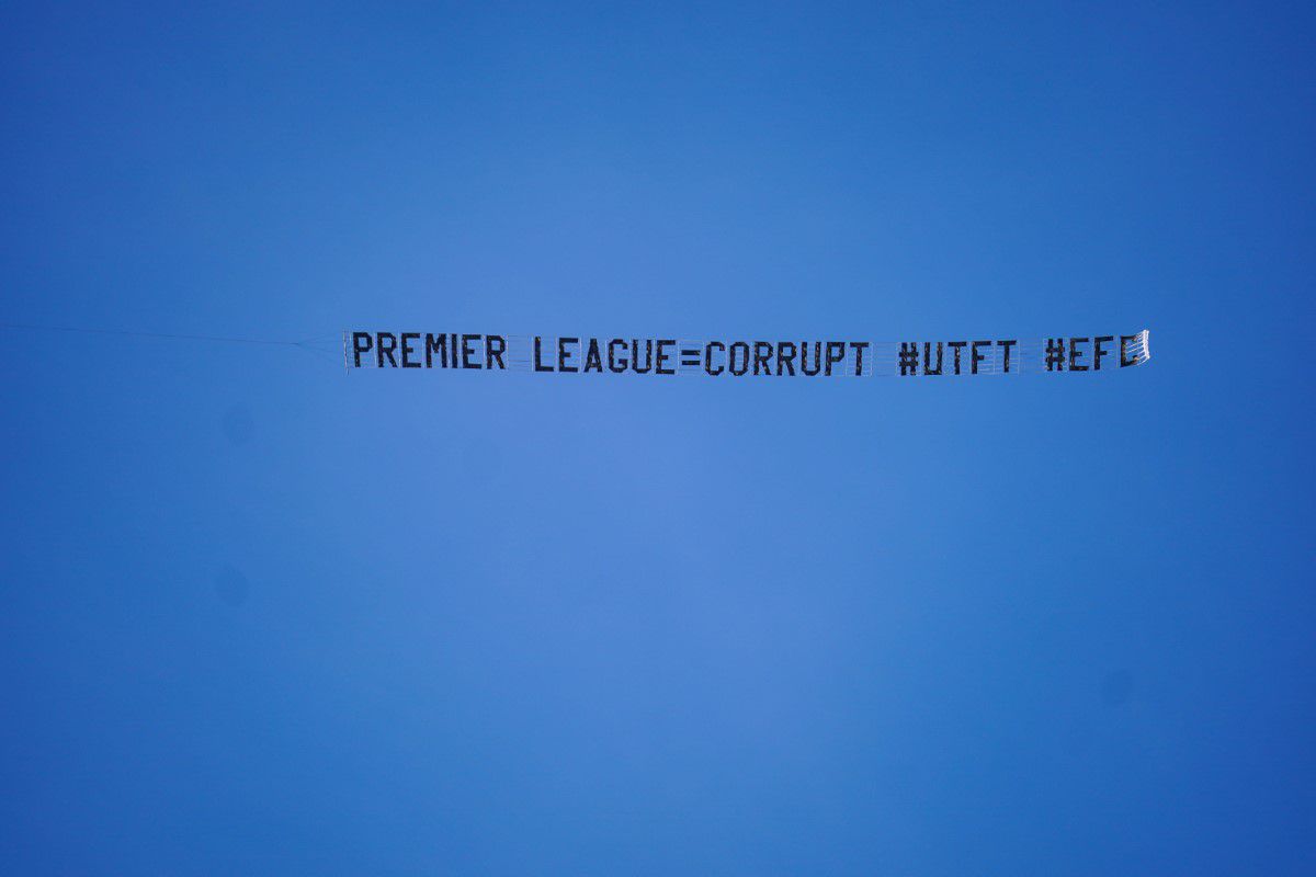 Protest inedit al fanilor lui Everton la Manchester City - Liverpool » Au închiriat un avion care să zboare cu un mesaj deasupra stadionului