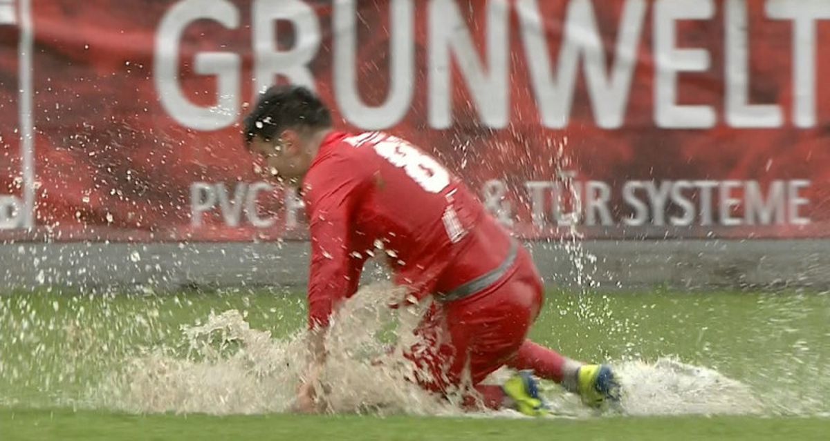 Haz de necaz în Liga 2: „Bine că nu s-au înecat” » Meci jucat în condiții imposibile