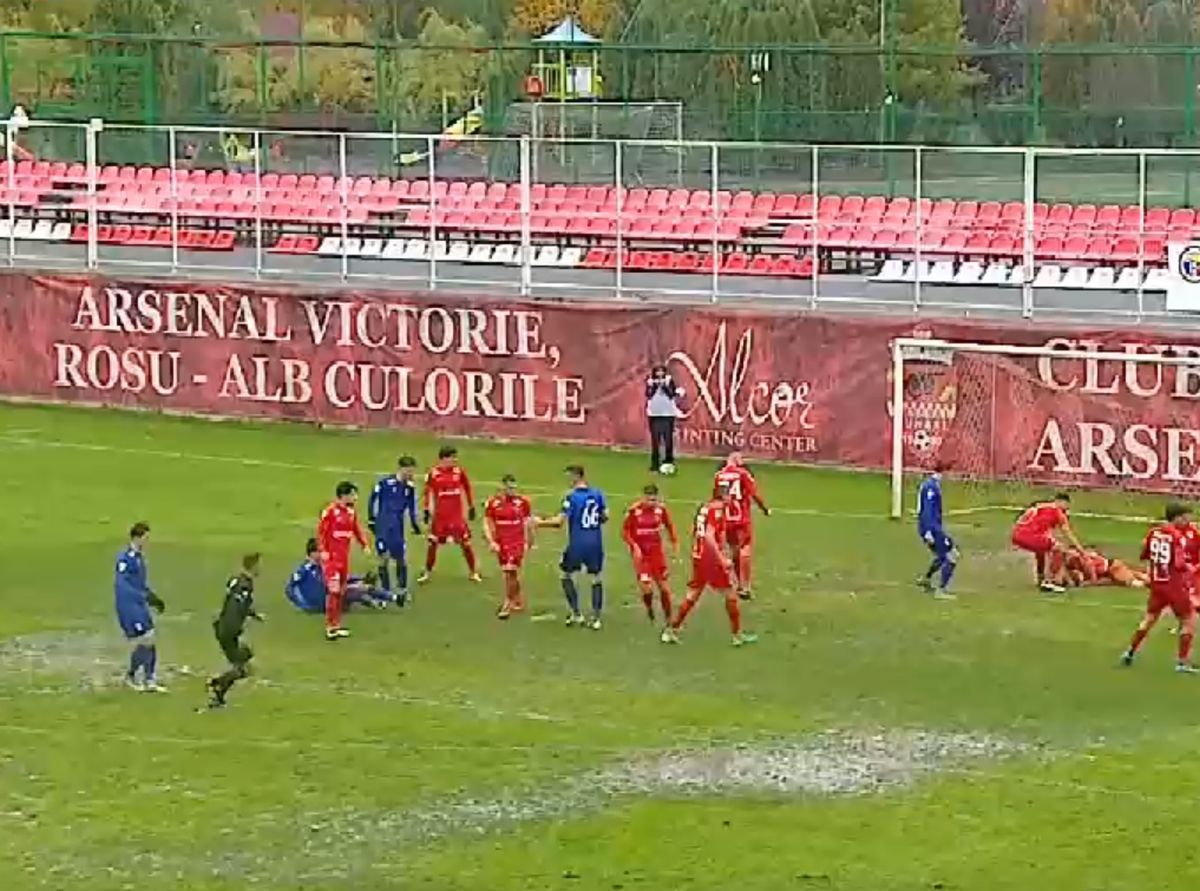 Gazon inundat la CS Tunari - Chindia