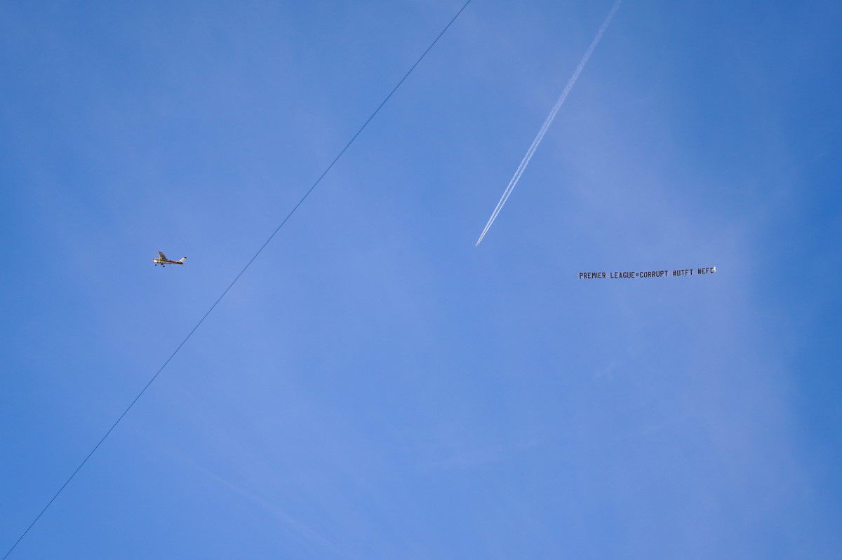 Protest inedit al fanilor lui Everton la Manchester City - Liverpool » Au închiriat un avion care să zboare cu un mesaj deasupra stadionului