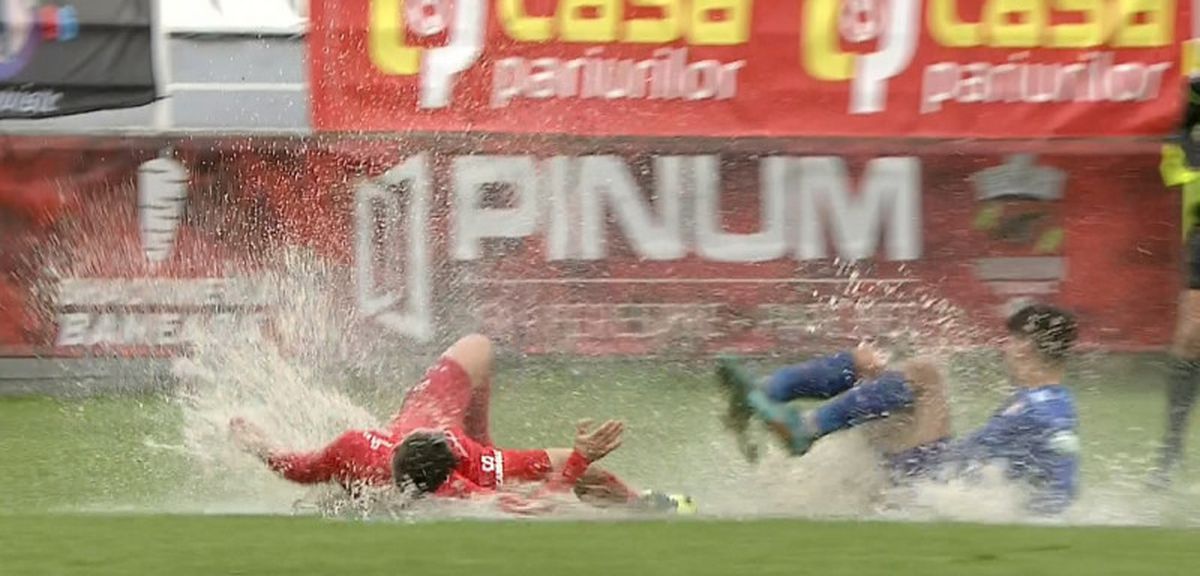 Gazon inundat la CS Tunari - Chindia