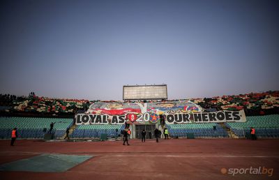 Peluza Sud a votat intensiv cu Elena Lasconi, dar în capitala Bulgariei! Cum s-a ajuns la așa ceva