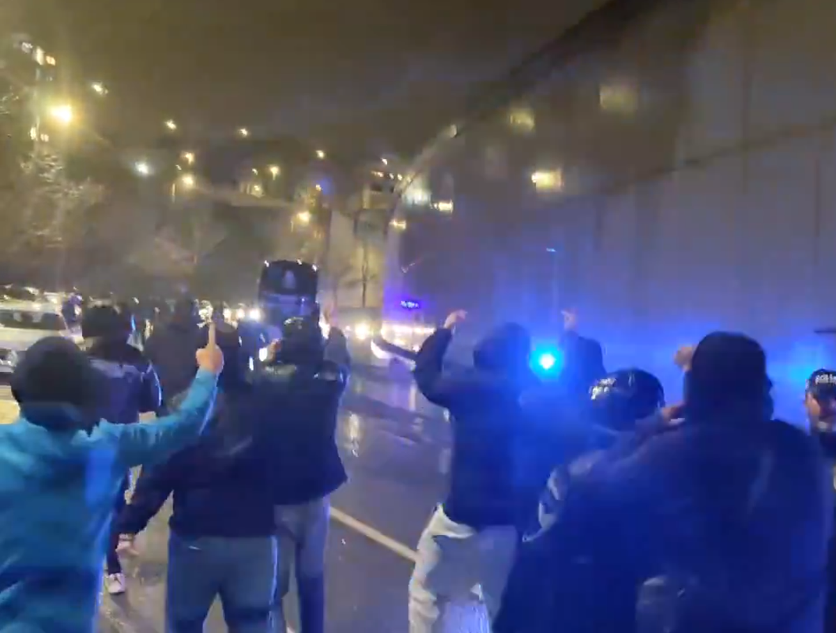 SCENE INCREDIBILE! » Fanii lui Porto au atacat cu torțe autocarul propriei echipe după ultimul meci