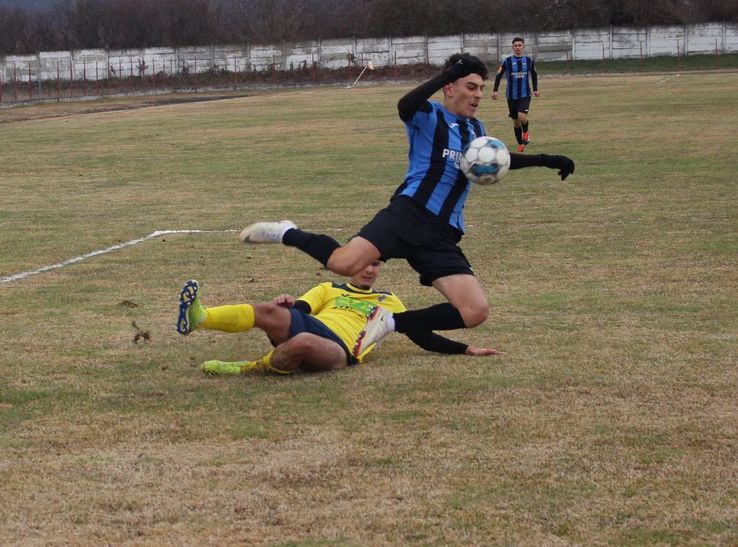 Scene revoltătoare la Copșa Mică: arbitrul a fost luat la pumni pe teren! / Sursă foto: Facebook@ Inter Sibiu