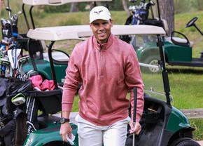 A lăsat racheta de tenis pentru crosa de golf! În acest weekend, Rafael Nadal a participat la un turneu din Mallorca