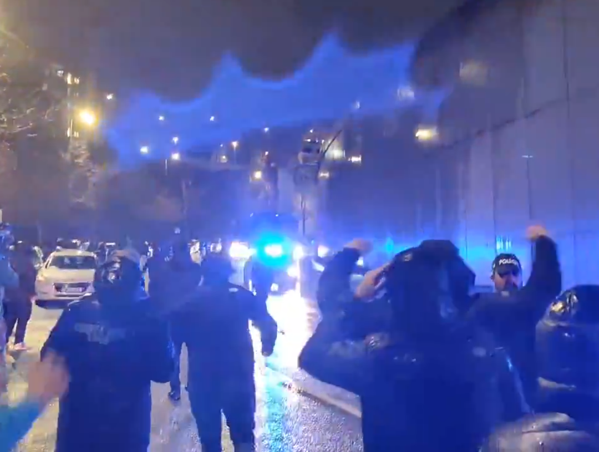 SCENE INCREDIBILE! » Fanii lui Porto au atacat cu torțe autocarul propriei echipe după ultimul meci