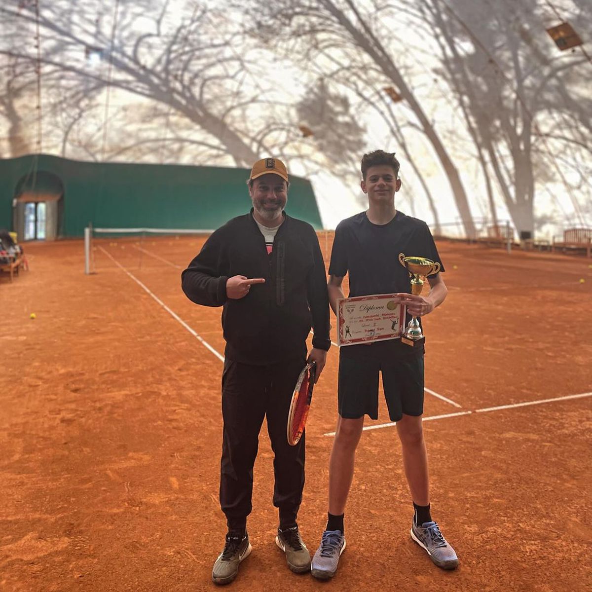 Cum arată „Tennis Club by the Lake”, clubul de tenis deținut de fiul lui Călin Georgescu