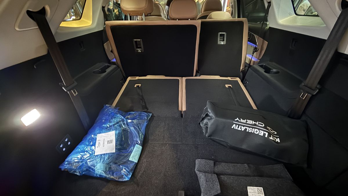 Mașina care vrea să schimbe regulile jocului în România: SUV hibrid premium sub prețul unui BMW X3 second-hand