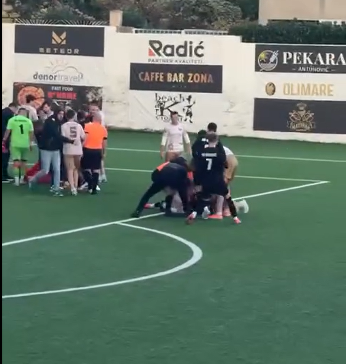 Bătaie generală în Croația!