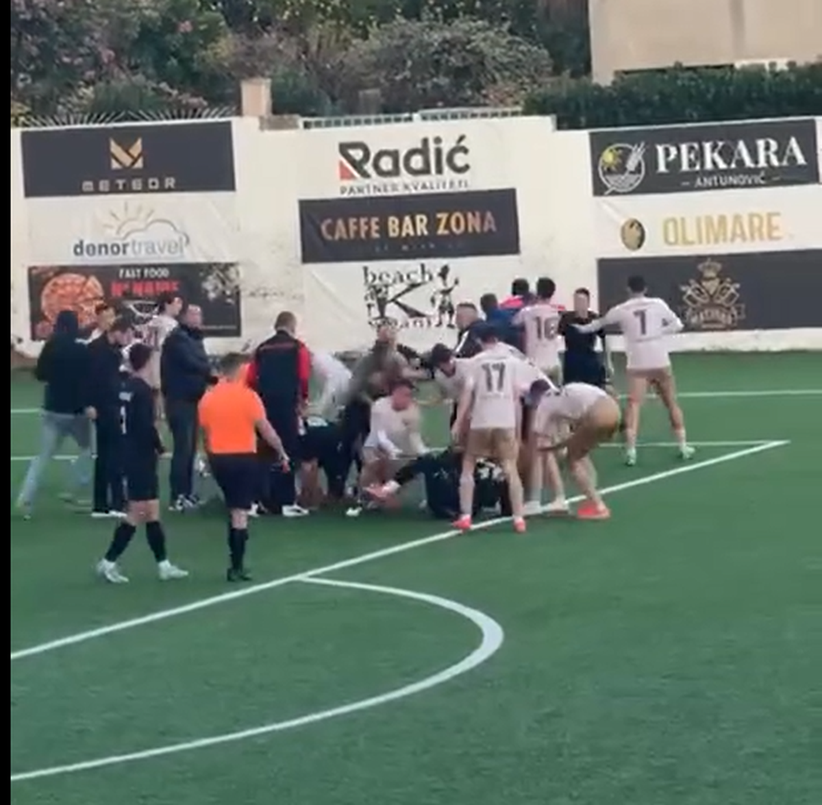 Bătaie generală în Croația! Au zburat picioare, pumni, chiar și mușcături » A fost implicat și președintele clubului