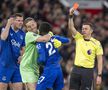 Idrissa Gueye primește cartonașul roșu în timp ce, ținut de portarul Pickford, se ceartă în continuarea cu Michael Keane, coechipierul pe care l-a lovit / Foto: Imago