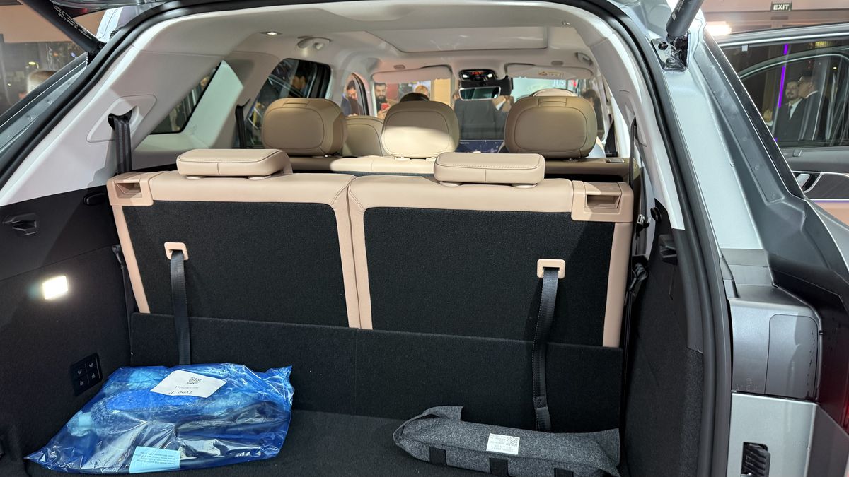 Mașina care vrea să schimbe regulile jocului în România: SUV hibrid premium sub prețul unui BMW X3 second-hand