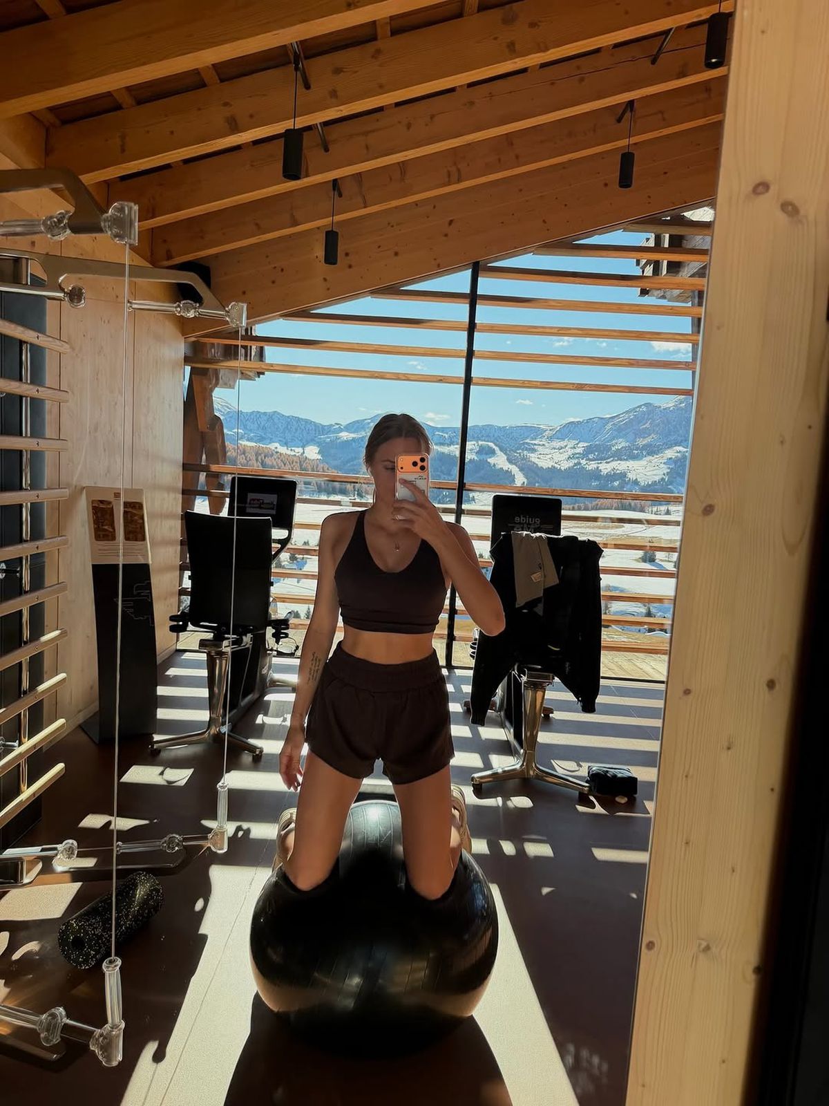 Celebra tenismenă a „topit” zăpada de pe munți! Dayana a sfidat frigul și a aprins imaginația fanilor: „Mamma mia!”