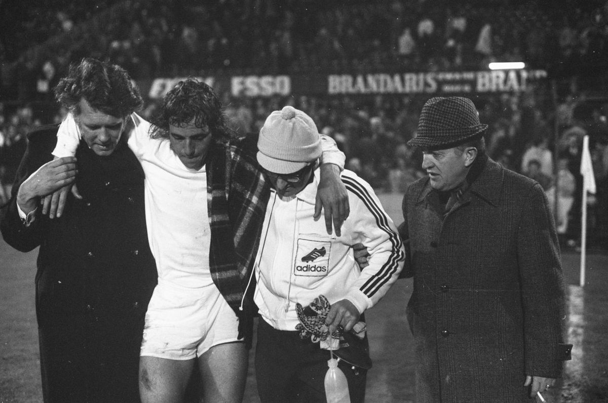 RETRO GSP 48 de ani de la publicarea unui interviu antologic » Piști Covaci despre Cruyff: „Luminile din baruri întunecă mintea în fața porții adverse!”