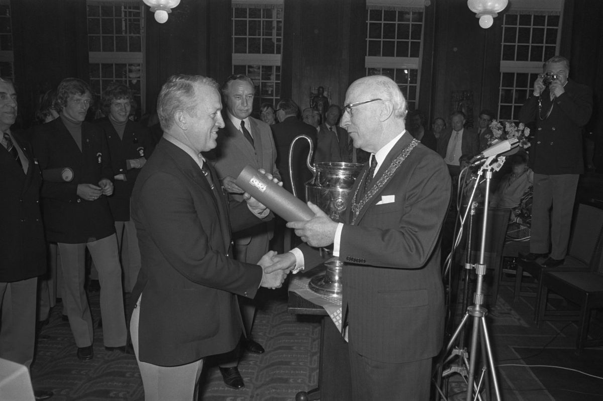 RETRO GSP 48 de ani de la publicarea unui interviu antologic » Piști Covaci despre Cruyff: „Luminile din baruri întunecă mintea în fața porții adverse!”