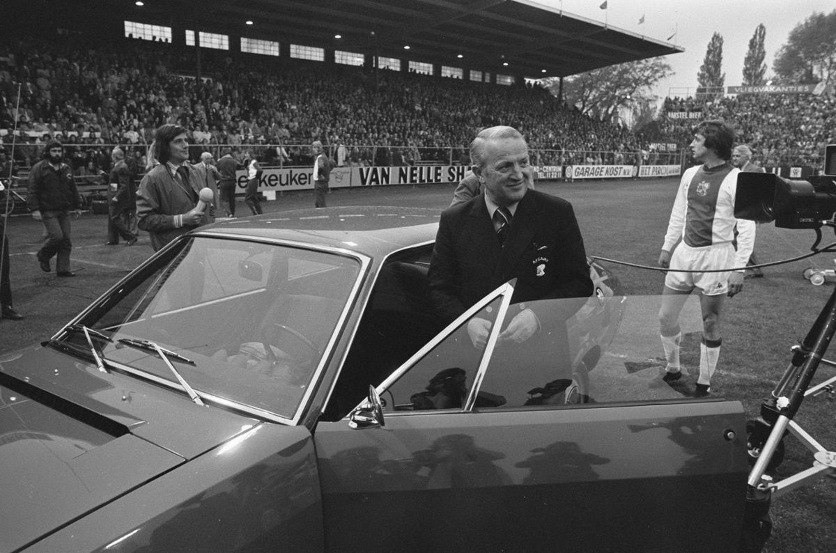 RETRO GSP 48 de ani de la publicarea unui interviu antologic » Piști Covaci despre Cruyff: „Luminile din baruri întunecă mintea în fața porții adverse!”