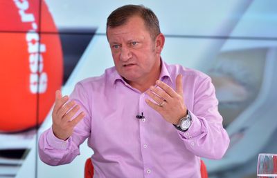 EXCLUSIV. Cum i-a dat țeapă Christoph Daum lui Dorinel Munteanu: „Am stat trei ore cu el la Hilton, după i-am dat mesaj: «Nu te mai ținem mult p-aici!»”