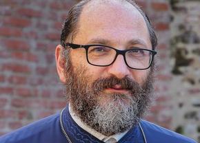 „Moftangiii ăștia care zic că nu vin să joace” » Părintele Constantin Necula, solicitare de Crăciun: „Naționala trebuie să meargă chiar și într-un cătun”