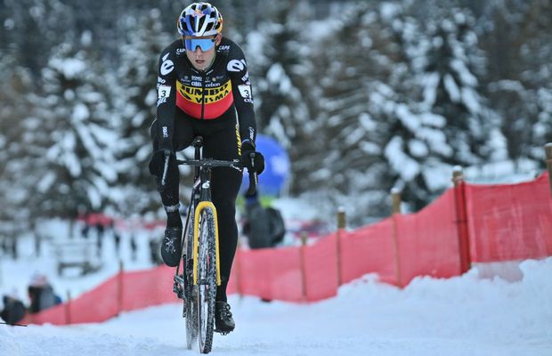 Cadou de Crăciun » Spectacol în noroi cu regii ciclocrosului, van Aert, van der Poel și Pidcock