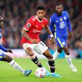 Kante, în stânga, într-un duel Manchester United - Chelsea // foto: Guliver/gettyimages