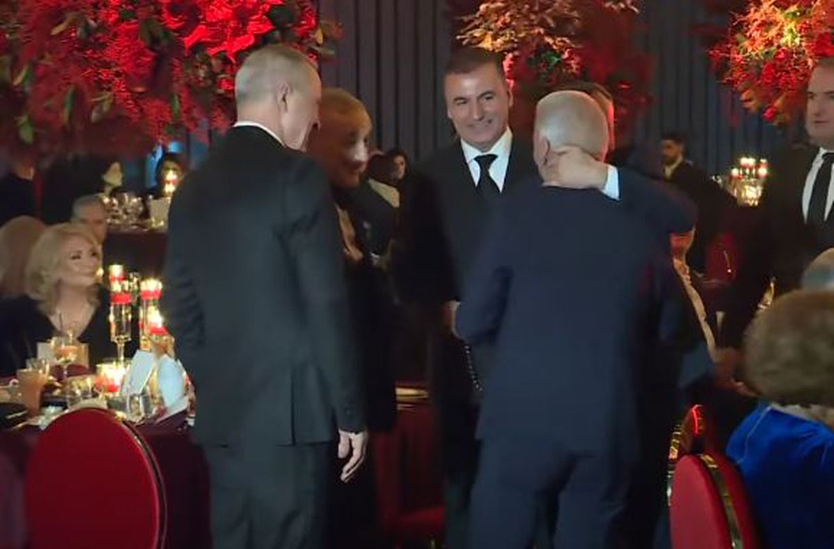 Fabulos! Cât a costat și cum arată inelul pe care soția lui Ianis Hagi l-a purtat la cununie