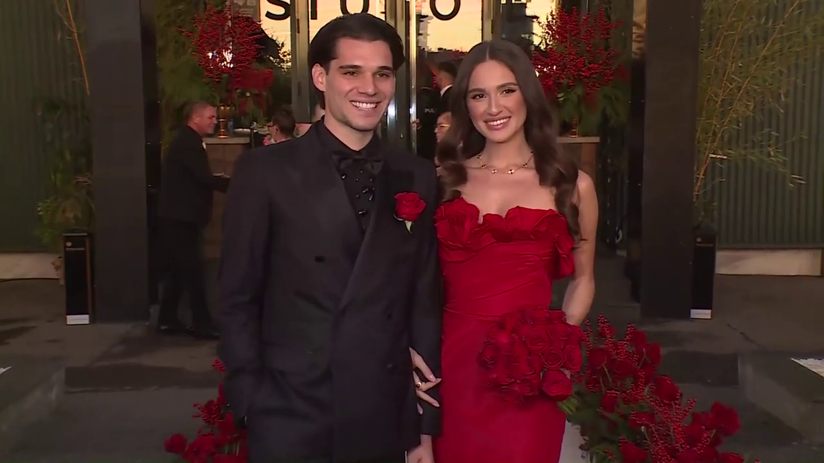 Ianis Hagi și Elena, petrecere fabuloasă, chiar în ziua de Crăciun » 400 de invitați și ținute de gală: cum a apărut „Regele”