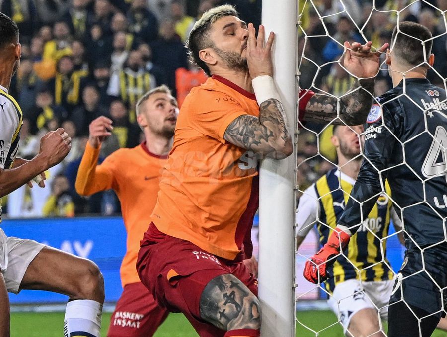 Mauro Icardi, lovit cu un pumn în față și tamponat de bară! Galatasaray se revoltă, considerându-se furată în derbyul cu Fenerbahce