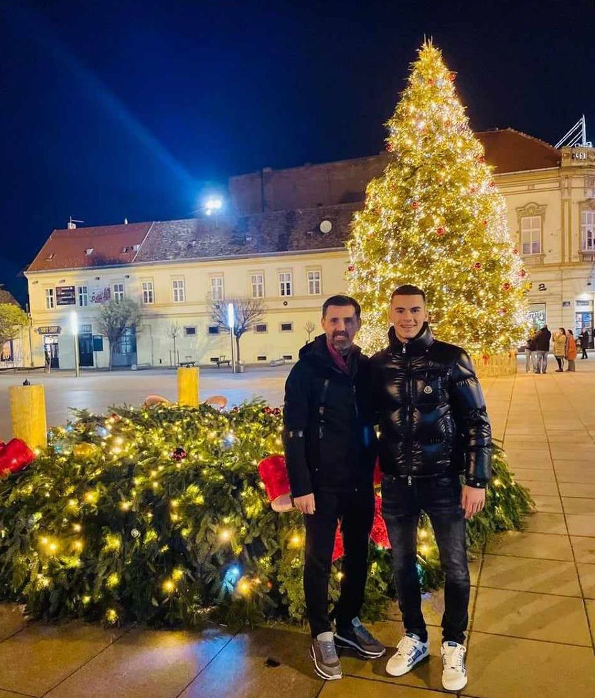 Unde își petrec dinamoviștii Crăciunul: cu iubita la Paris, escapadă în Dubai + alegerea specială a antrenorului Kopic