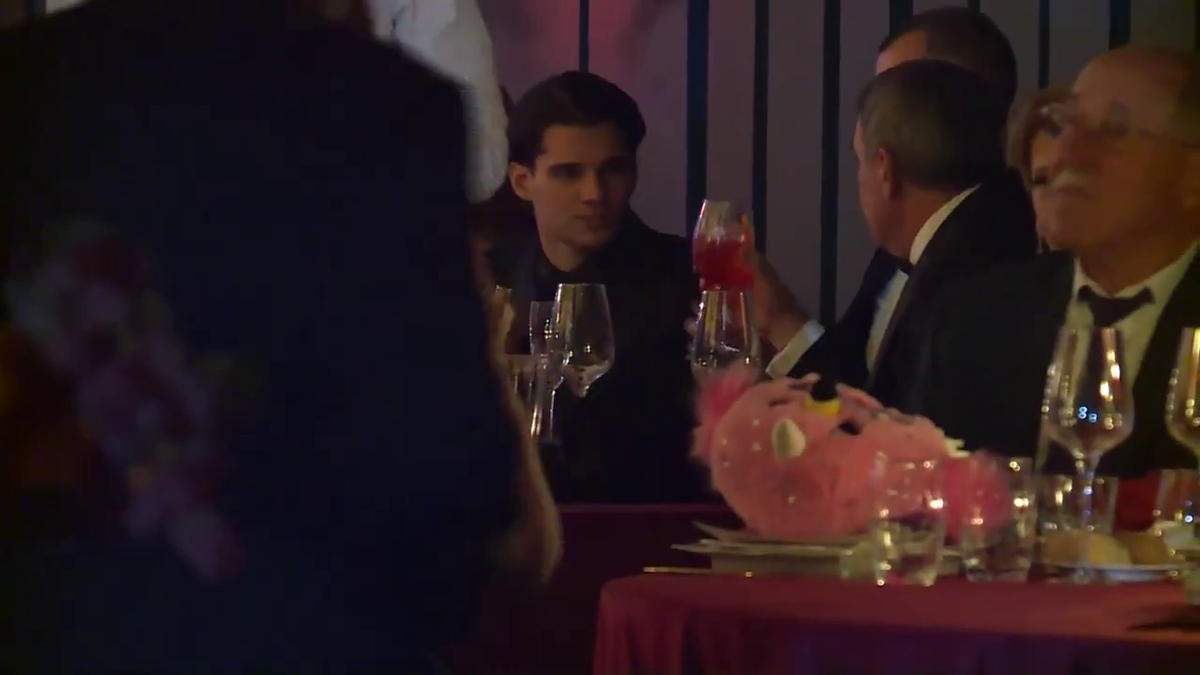 Direct de pe podium! Cât a costat rochia purtată de Elena la cununia cu Ianis Hagi