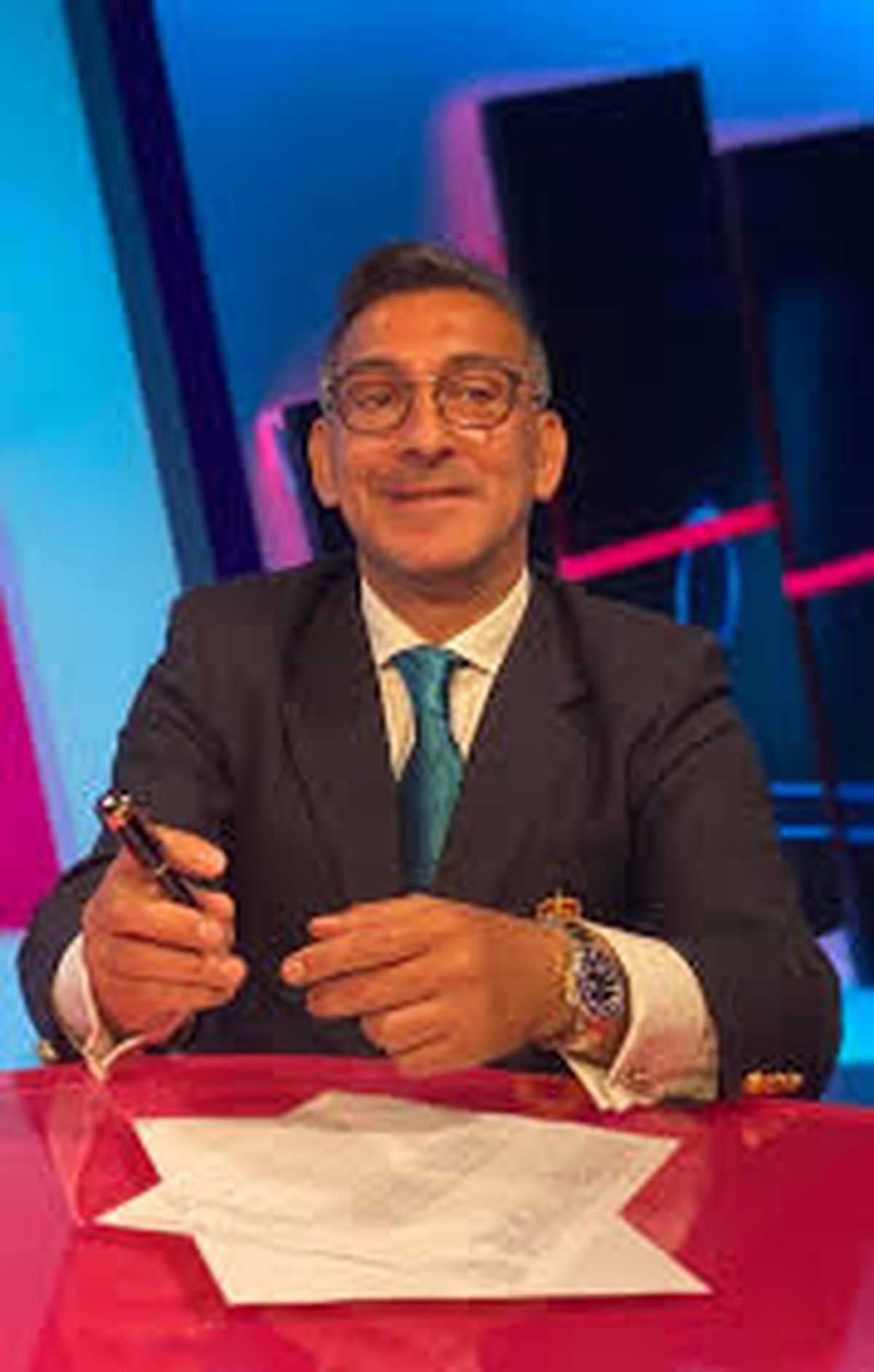 „Pe ăsta îmi place să îl port la «seaside»” » Ilie Dumitrescu și-a etalat ceasurile de lux: „Eu când mă uit la o persoană, mă pun la masă și văd…”