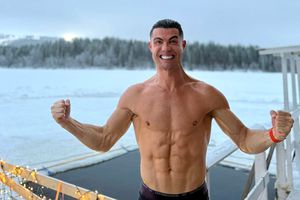 Viral! De Crăciun, Cristiano Ronaldo a acceptat provocarea care i-a adus peste 10 milioane de aprecieri: „E doar puțin frig”