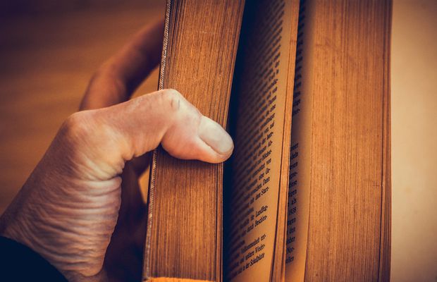 5 cărți recomandate de reporterii GSP pentru Crăciun