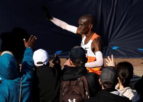 Eliud Kipchoge, dublu campion olimpic la maraton, are o nouă misiune: să facă viața mai bună oamenilor