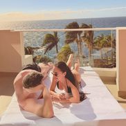 Ștefan Târnovanu, alături de iubita sa / Foto: Instagram