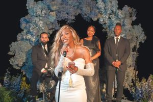 Iată cel mai scump cadou de la nunta lui Venus Williams! Incredibil ce le-a dăruit Serena mirilor