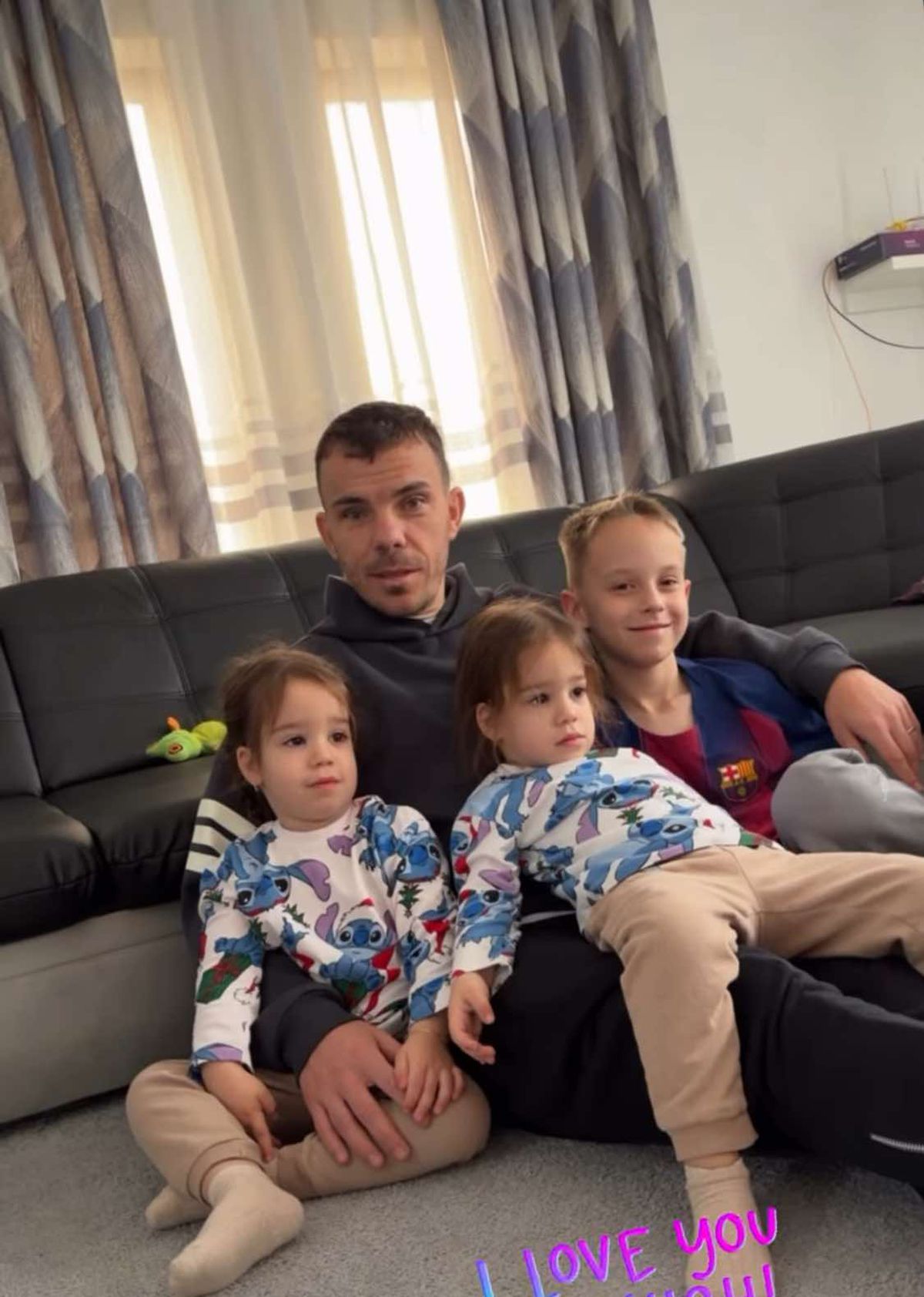 Plaje exotice vs bradul tradițional » Fotbalul românesc s-a împărțit de Crăciun: imagini din vacanță