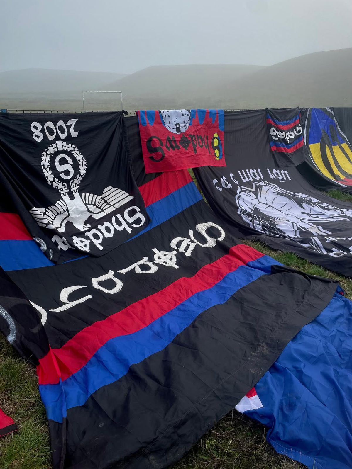 „Ați fost celebri” » Cutremur de Crăciun pe scena ultras din România! „Câinii” și-au etalat „prada” pe câmp, steliștii au reacționat