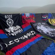 Peluza Sud Dinamo revendică steagurile grupării steliste Shadows // FOTO: Instagram @fcd.sud