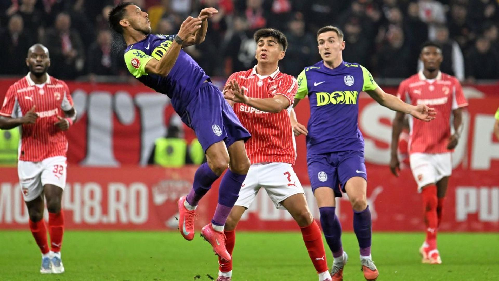 Lindon Emerllahu în tricoul CFR Cluj în timpul unui meci, simbolizând transferul său la FC Polissya Zhytomyr oficializat de Crăciun. | sursa foto: Gazeta Sporturilor Lindon Emerllahu în tricoul CFR Cluj în timpul unui meci, simbolizând transferul său la FC Polissya Zhytomyr oficializat de Crăciun. | sursa foto: Gazeta Sporturilor