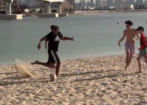 Lamine Yamal a intrat la o miuță pe plajă în Dubai