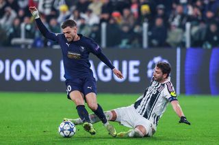 Paradoxul Transfermarkt » Internaționalul român e în plină ascensiune, dar cota lui a „înghețat”