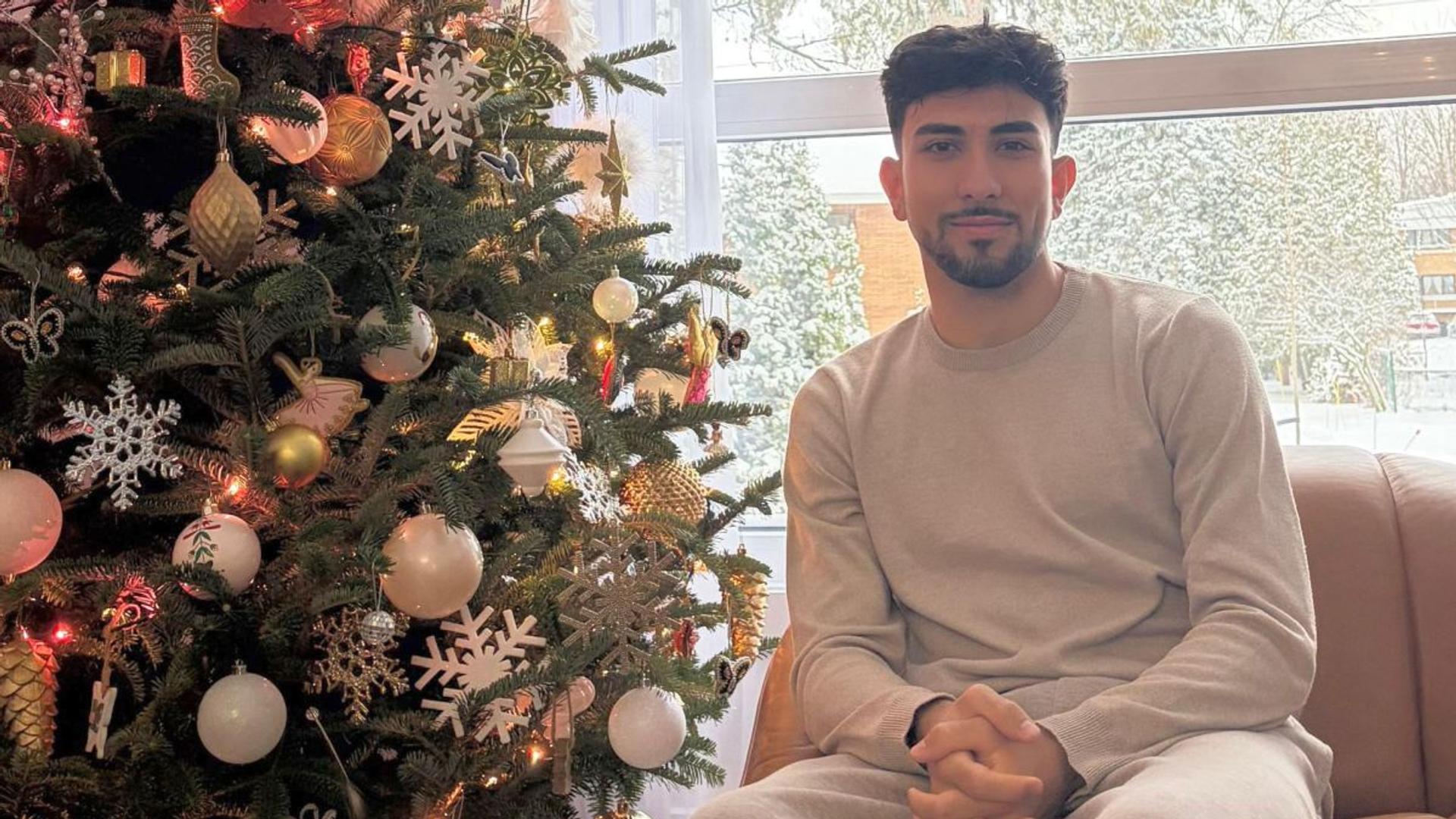 Mark Țuțu în tricoul UTA Arad, în timpul unui meci din Superliga fotbal, reprezentând naționala U21 România pe teren. | sursa foto: Gazeta Sporturilor